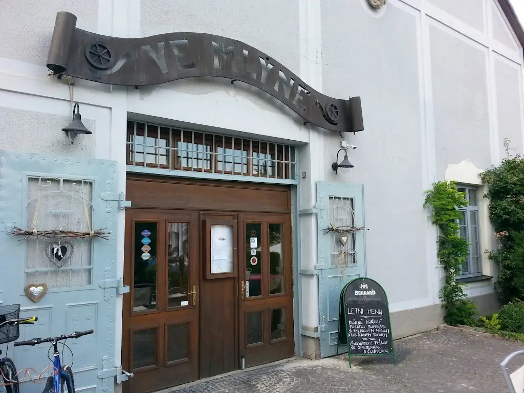 Restaurace ve Mlýně restaurant in Velehrad