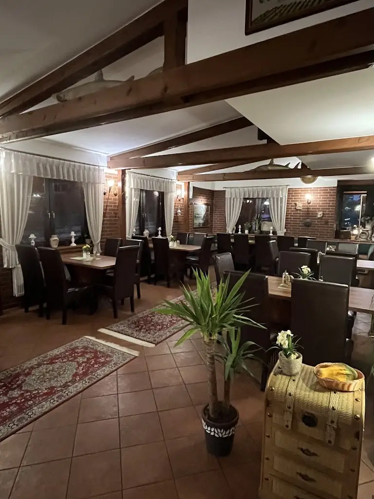 Řecká Restaurace El Greco_Rožnov pod Radhoštěm_slider_image_3