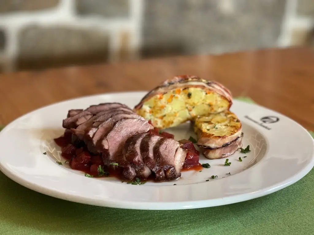 Restaurace a Penzion Marie Žumberk s.r.o._Trhové Sviny_slider_image_2