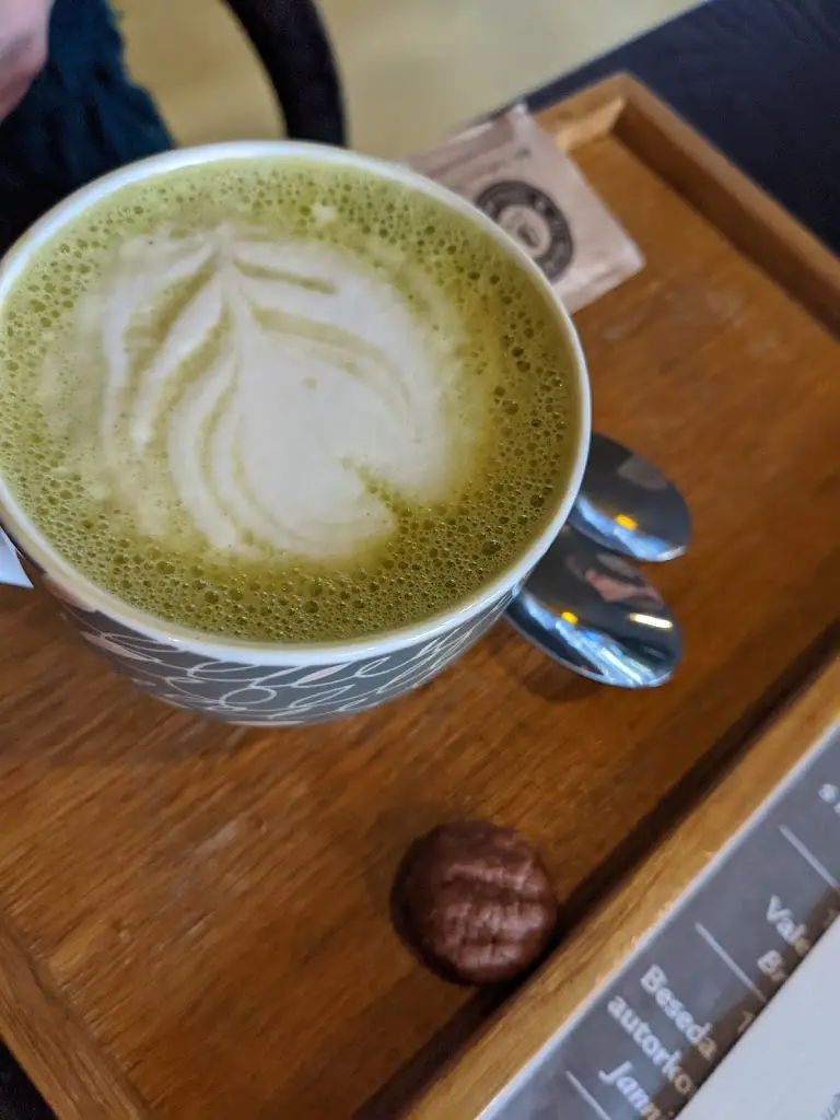 pavel jašek_Janniecs coffee shop_Rožnov pod Radhoštěm_review