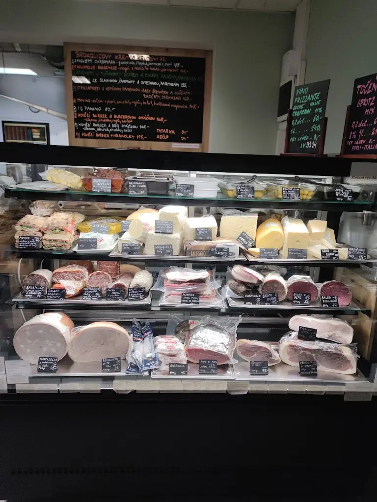 Tazza bistro italiano restaurant in Okres Vsetín