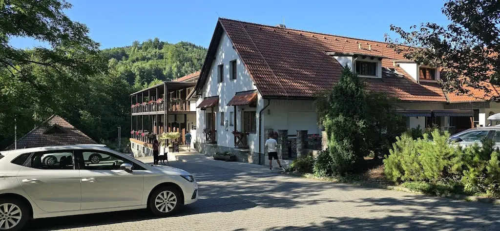 Eef van de Werd_Hotel a restaurace U Vychopňů_Okres Vsetín_review