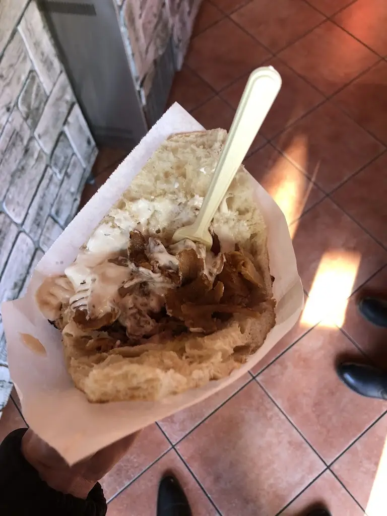 Michal Faktor_Nizi Kebab_Trhové Sviny_recensione