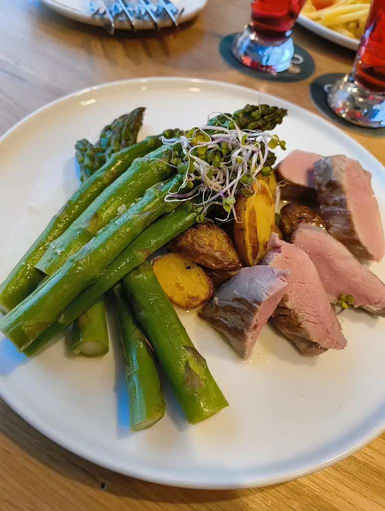 Tom Brada_Restaurace & Bowling Smetanova_Okres Vsetín_review