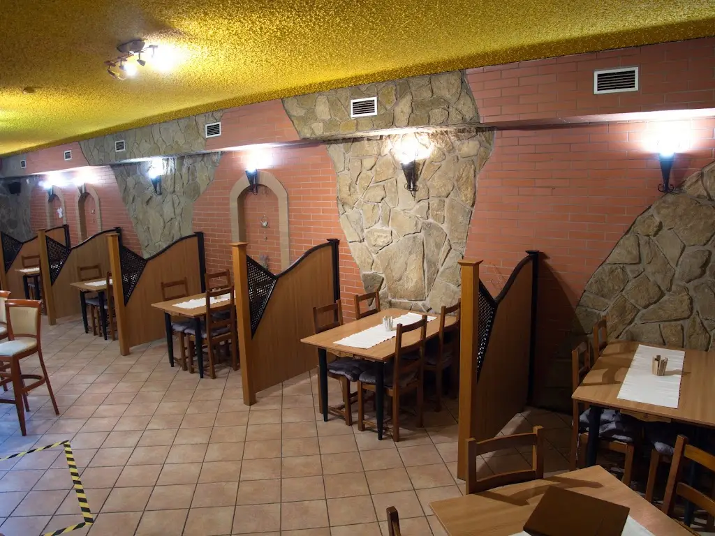 Pizzerie Restaurant Bar AMOS ristorante a Uherský Brod