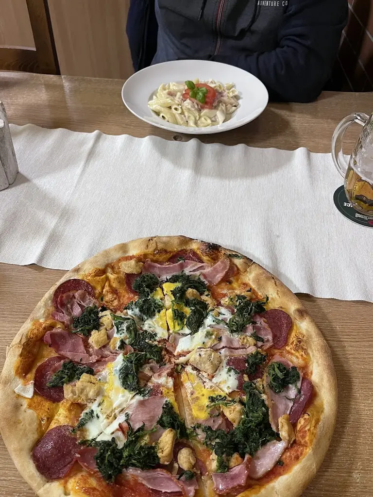 Pizzerie Restaurant Bar AMOS_Uherský Brod_slider_image_2