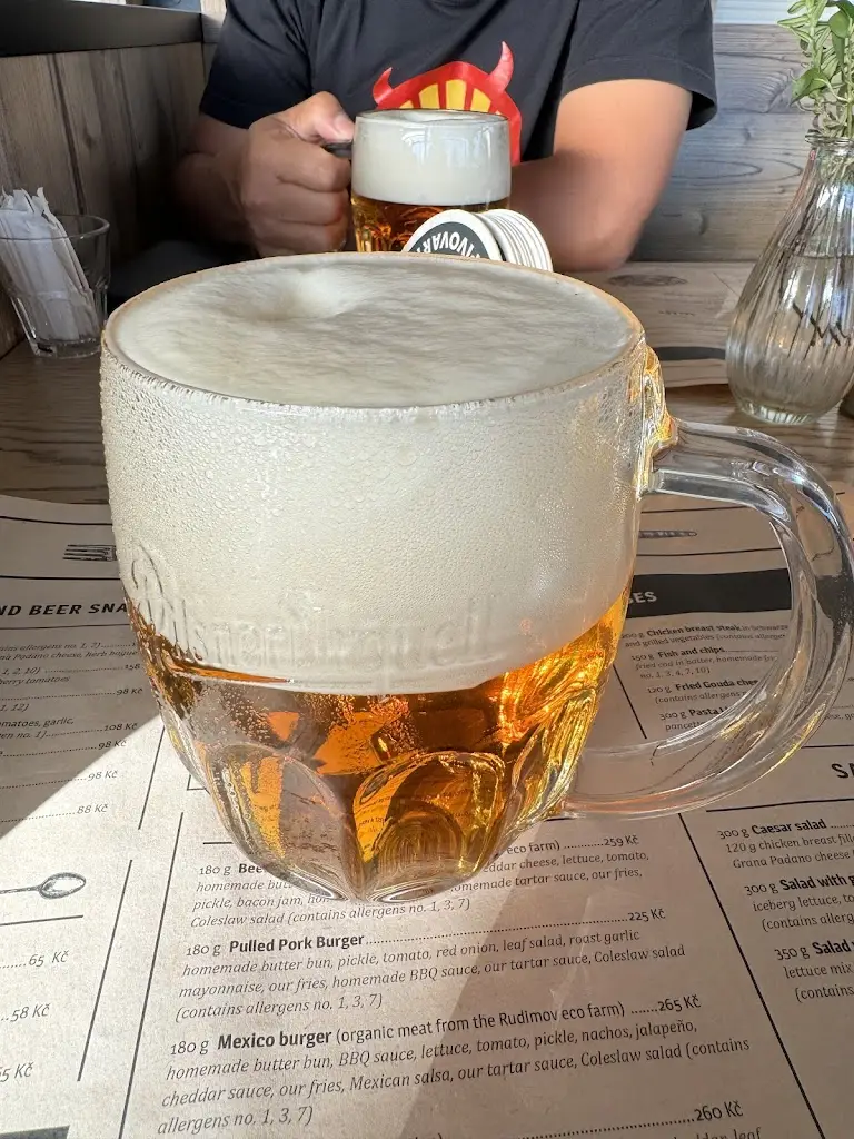 Yoga Simson_KD Pub_Uherský Brod_recensione