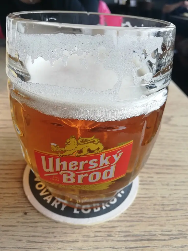 Taťána Uhrinová_KD Pub_Uherský Brod_recensione