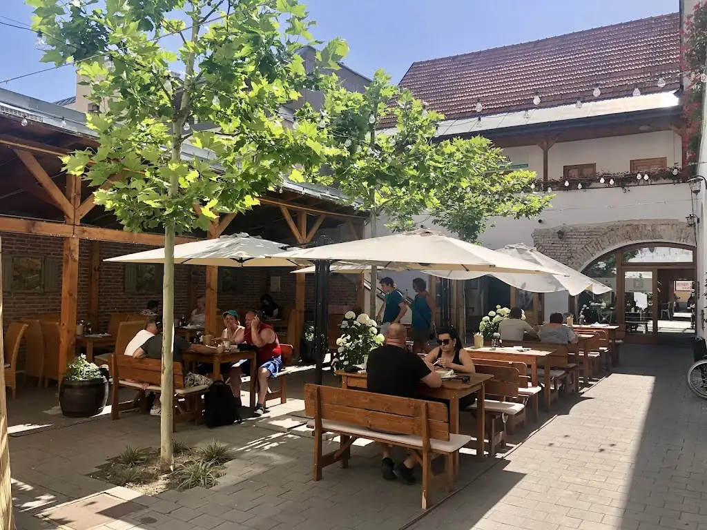 Wetzlerov Dom ristorante a Trnava