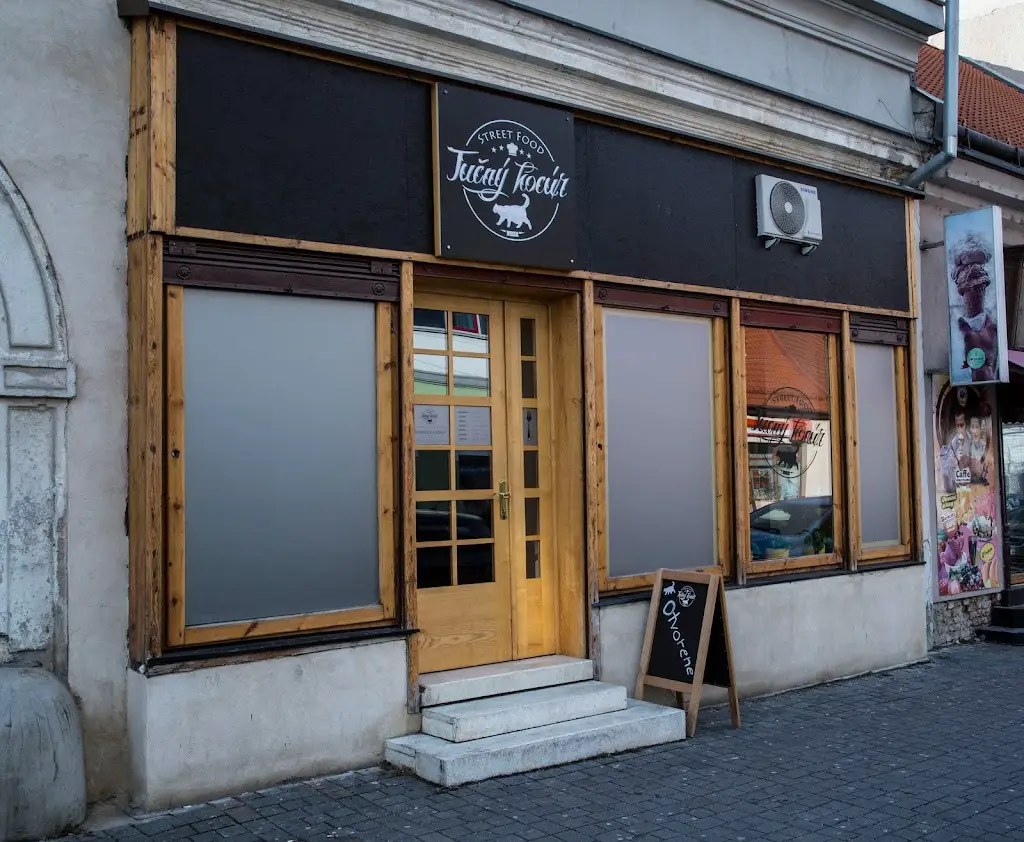 Tučný Kocúr restaurant in Trnava
