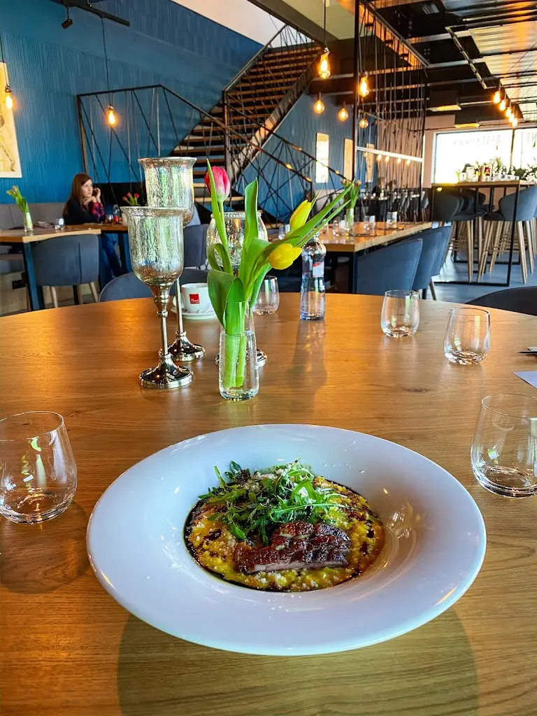 Elements restaurant_Trnava_slider_image_3