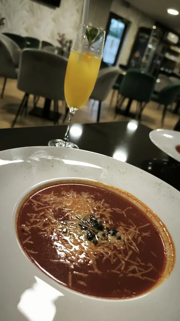 Dušana Šarvaicová_CLINIC CAFE & RESTAURANT_Trnava_review