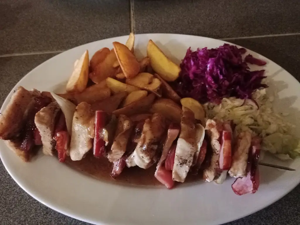 Restaurace Ve Dvoře_Zdounky_slider_image_2