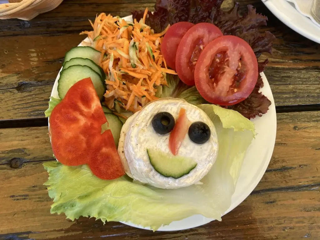 Nikola Sochová_Občerstvení na Dolině_Zašová_review