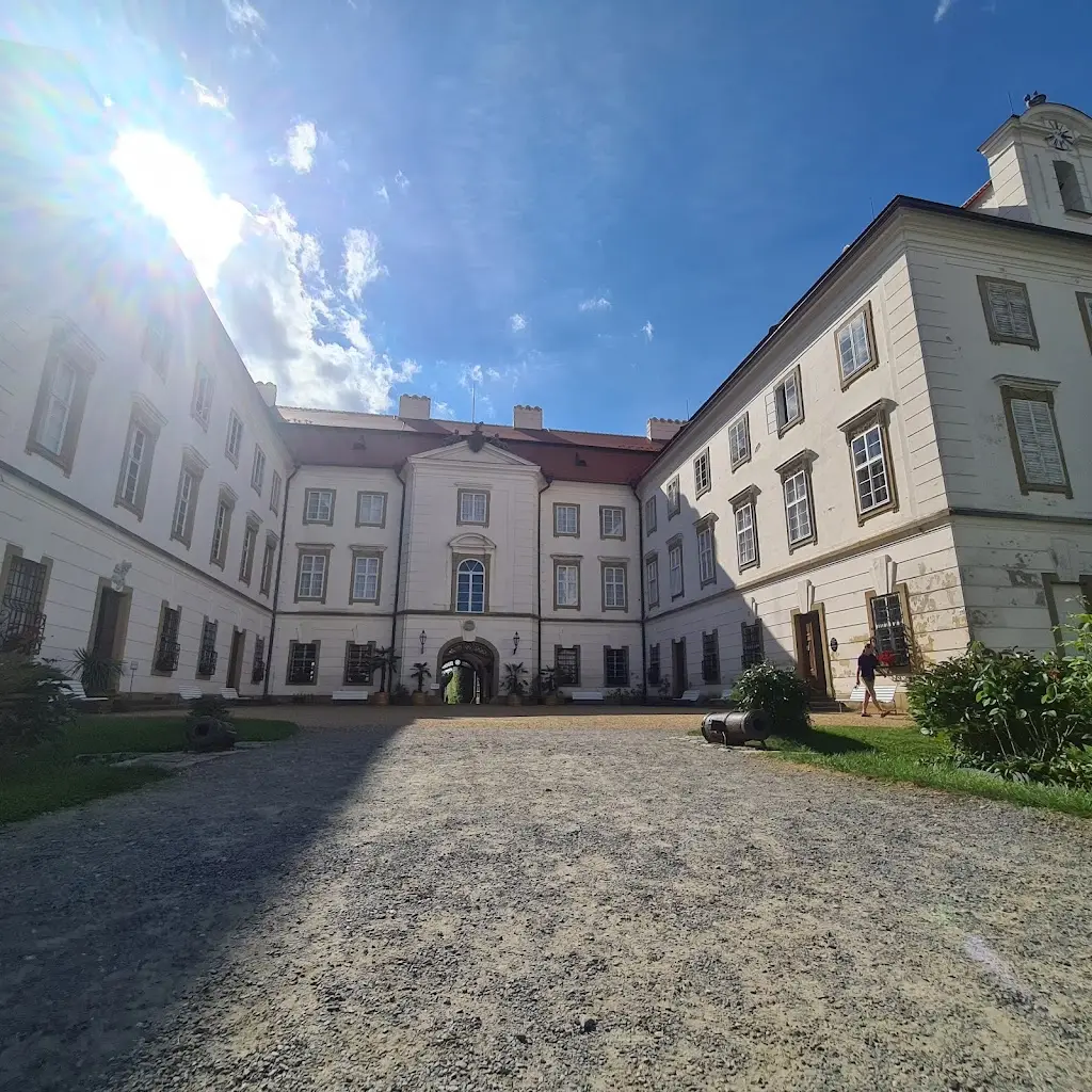 Corey Osman_chateau Vizovice_Vizovice_review