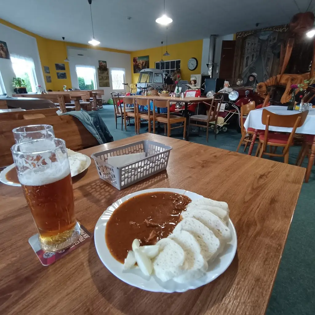 Restaurace a Veterán Muzeum_Valašské Meziříčí_slider_image_3