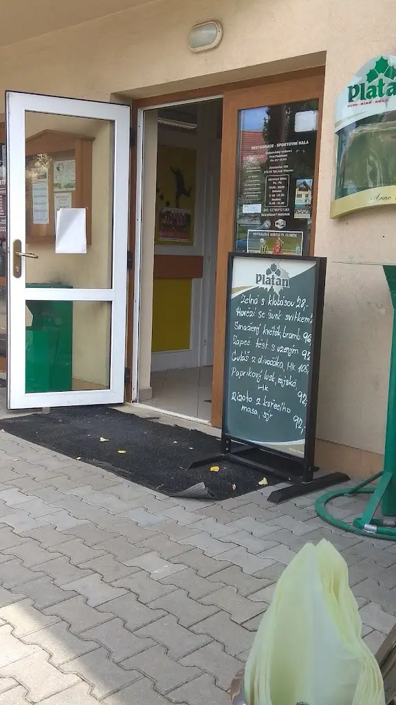 Martin Topo_Restaurace Sportovní hala_Týn nad Vltavou_review