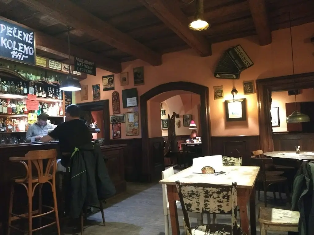 Milan Navara_Přístav_Valašské Meziříčí_review