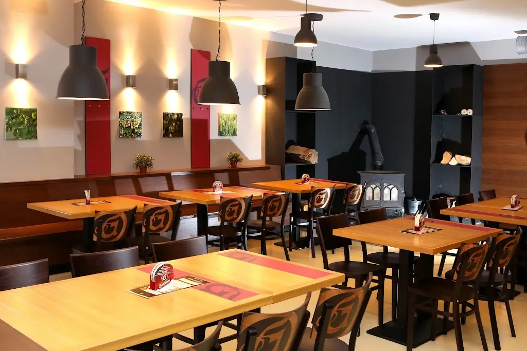 Restaurace Hangár restaurant in Valašské Meziříčí