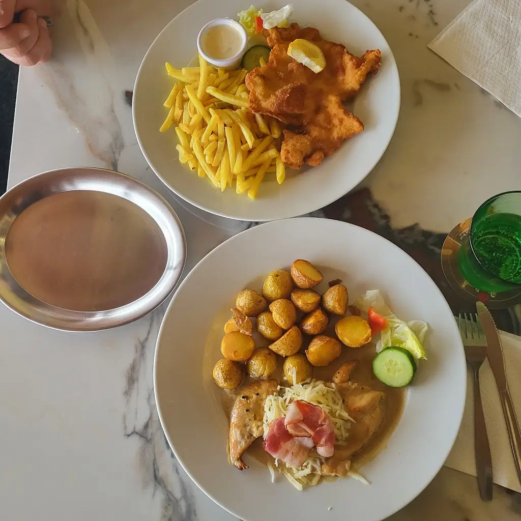 Restaurace a penzion Vorař_Týn nad Vltavou_slider_image_3