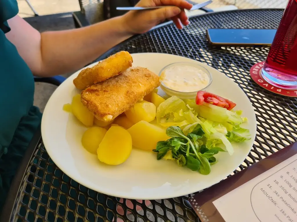 Restaurace Zlatá Loď_Týn nad Vltavou_slider_image_2