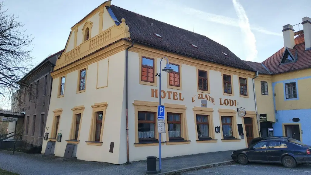 Restaurace Zlatá Loď_Týn nad Vltavou_slider_image_3