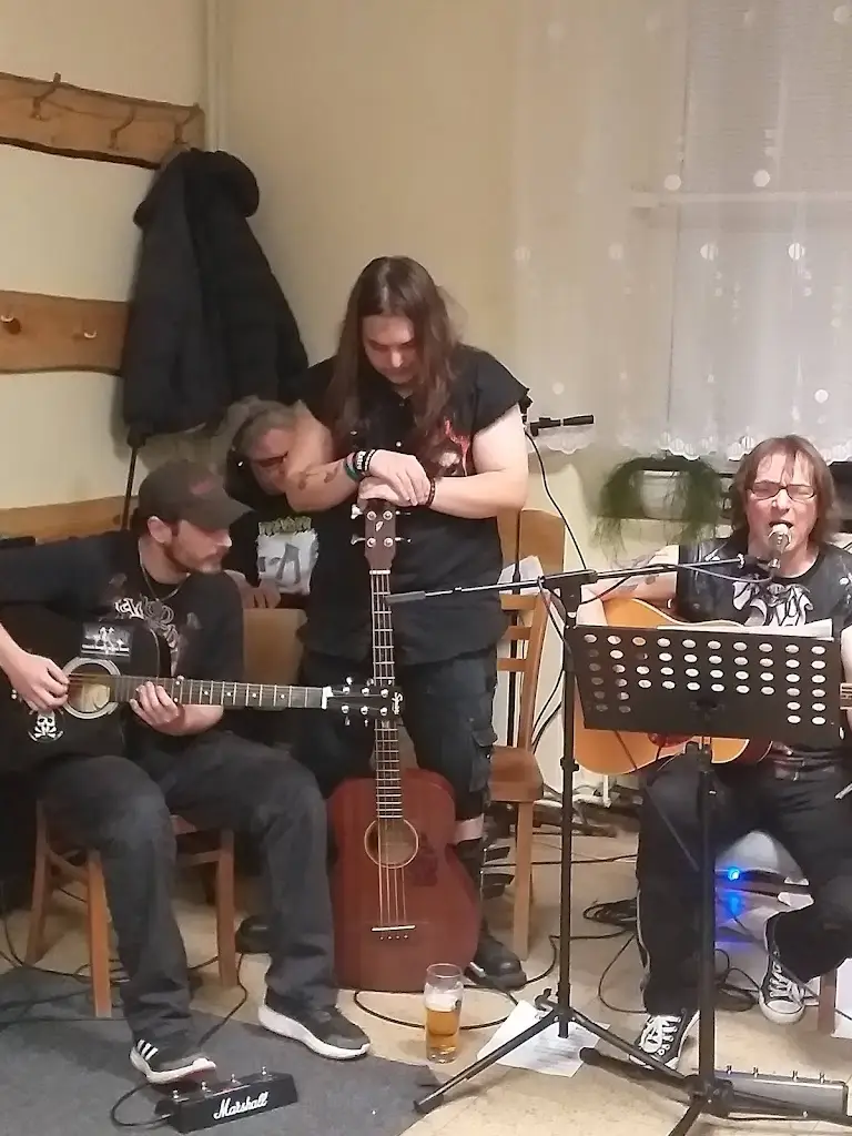 Irena Vodičková_Restaurace/Bufet na pavláčce_Týn nad Vltavou_review