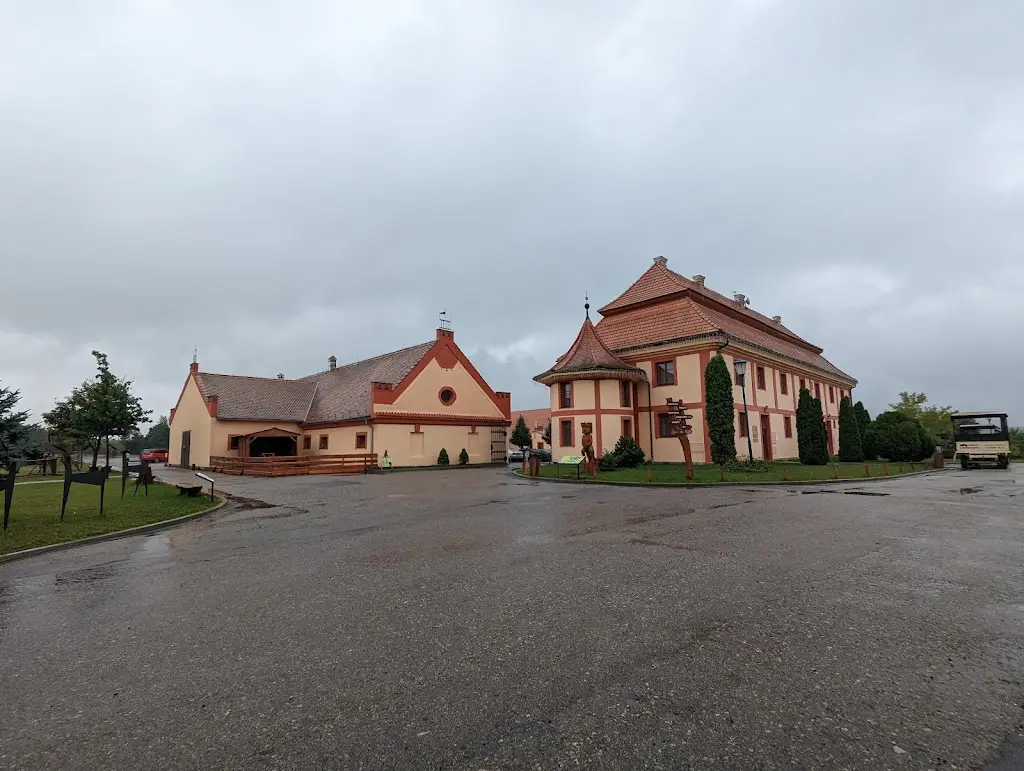 Lucka Jirková_Bistro Naše Farma_Borovany_review