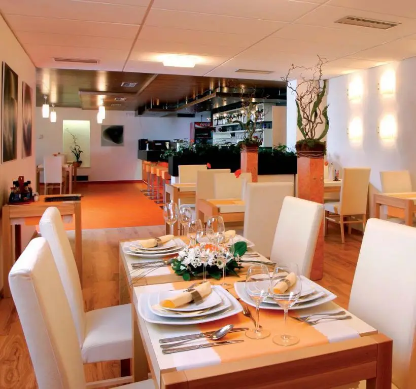 Restaurace Harmonie_Třeboň_slider_image_1