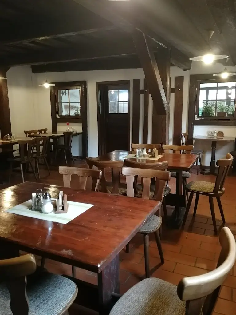 Rodinný hotel a restaurace Myslivna s.r.o._Třeboň_slider_image_1