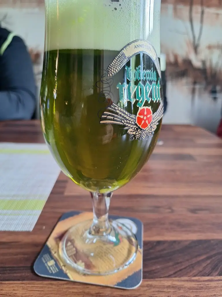 Rodinný hotel a restaurace Myslivna s.r.o._Třeboň_slider_image_2