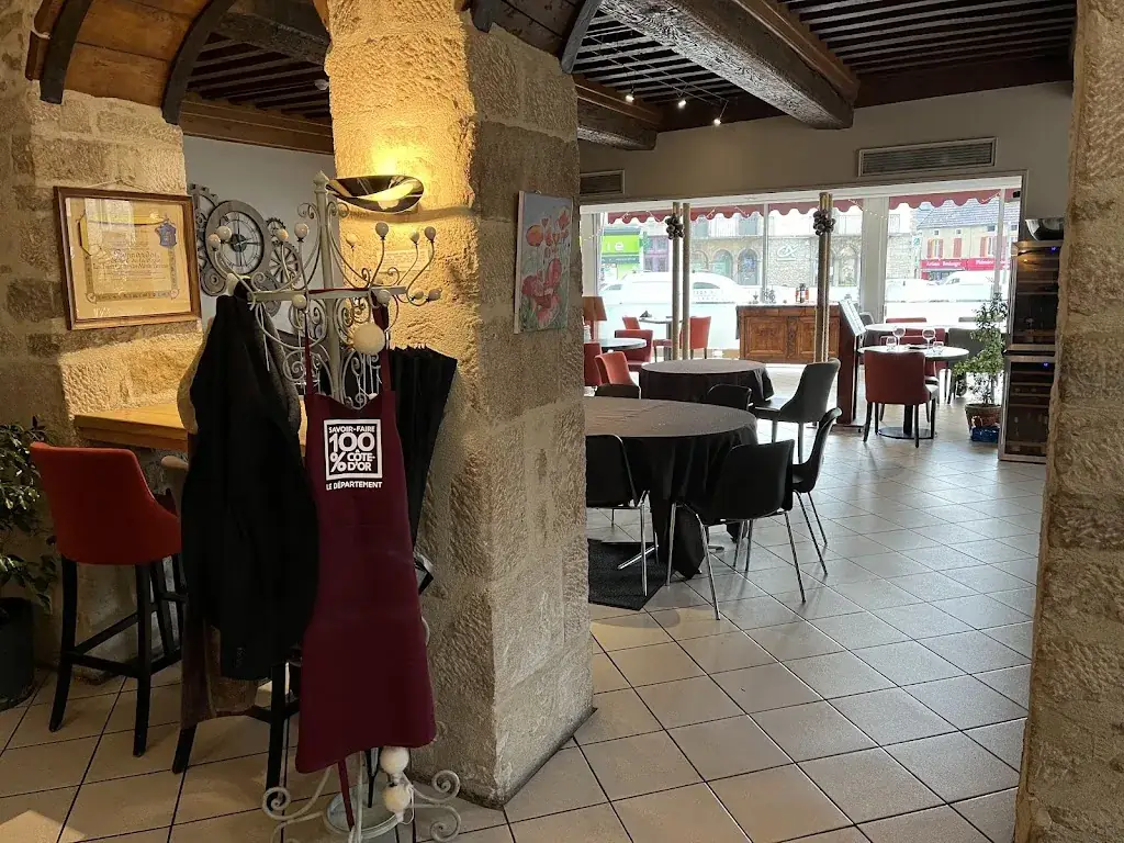 Restaurant @ Hôtel de la Poste restaurant in Pouilly-en-Auxois