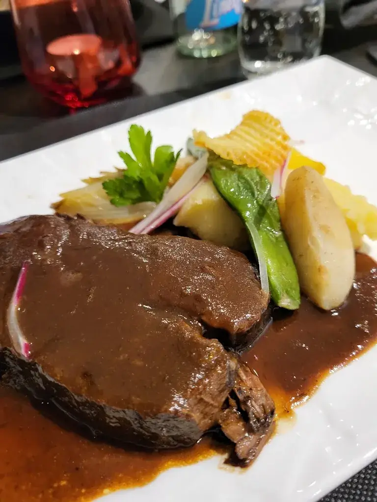 Restaurant @ Hôtel de la Poste_Pouilly-en-Auxois_slider_image_2