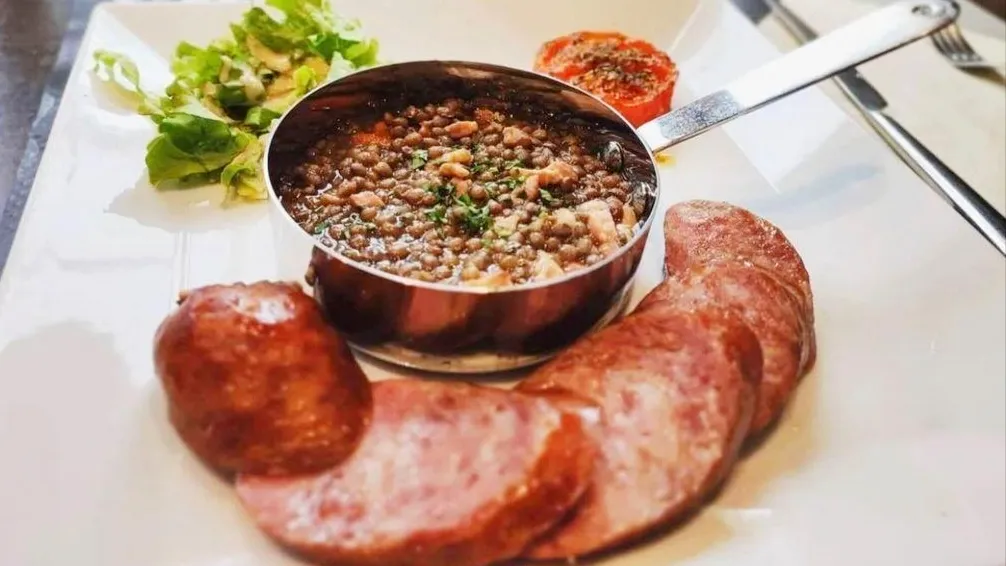 Cafe Du Centre_Poligny_slider_image_2