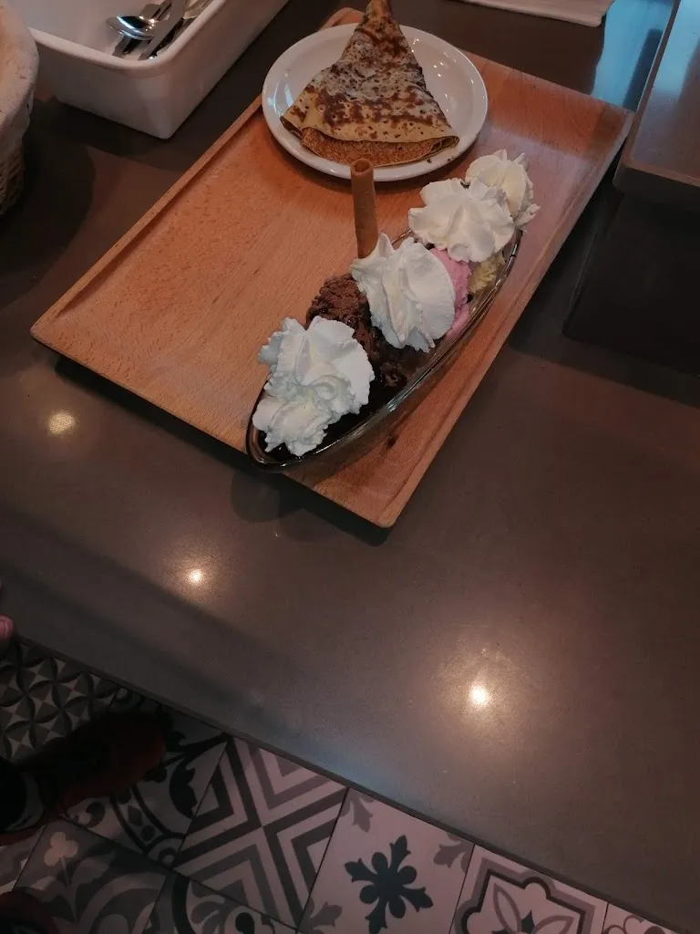 Menu_Crescendo Restaurant_Pusey_image_8