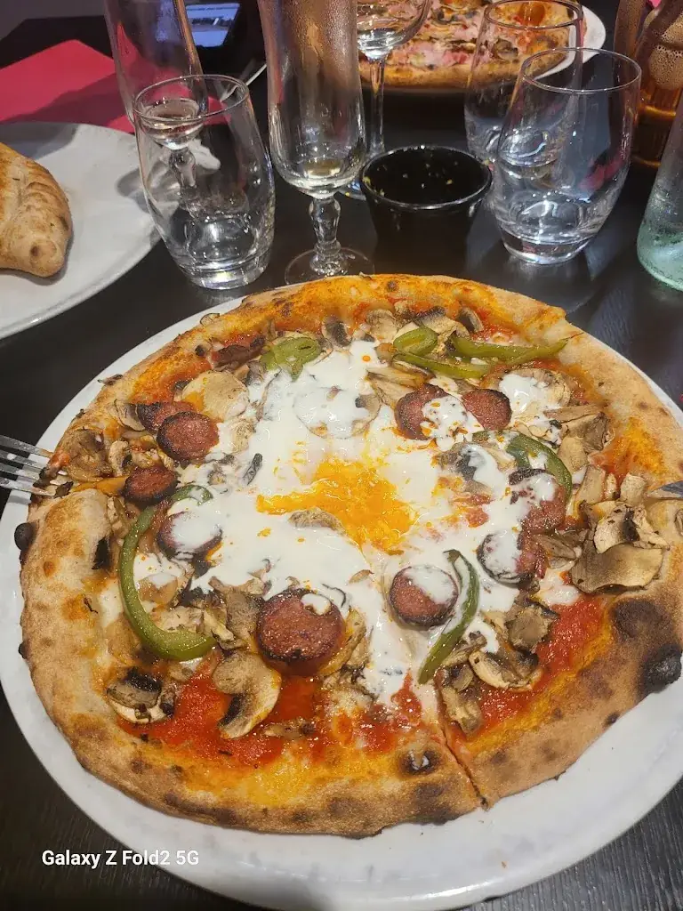 gillery nathalie_Restaurant Pizzeria La Gloria_Moulins_review