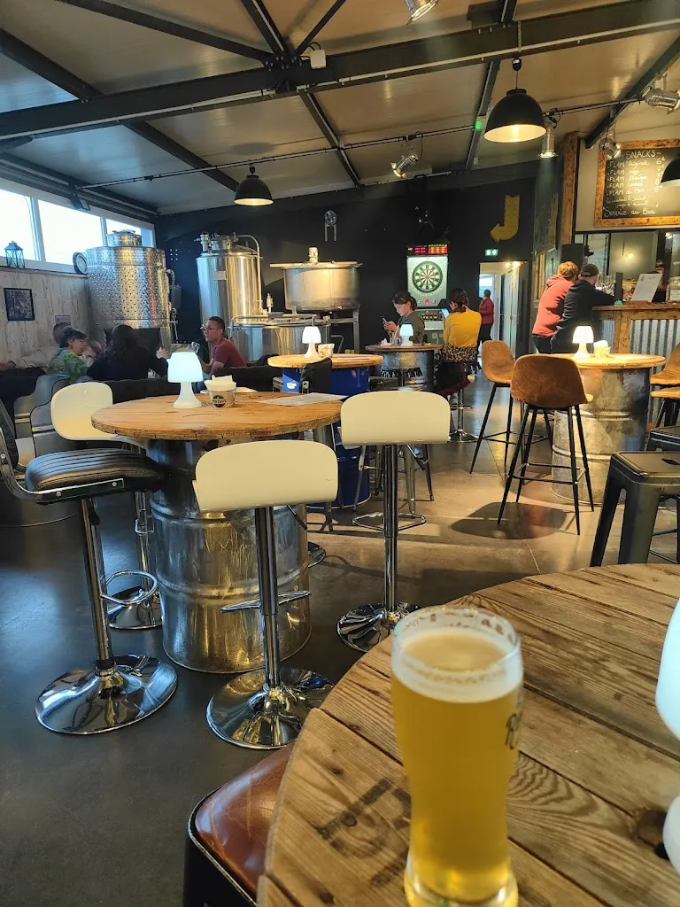 Mathieu Cvl_Dan's Bar_Rioz_recensione