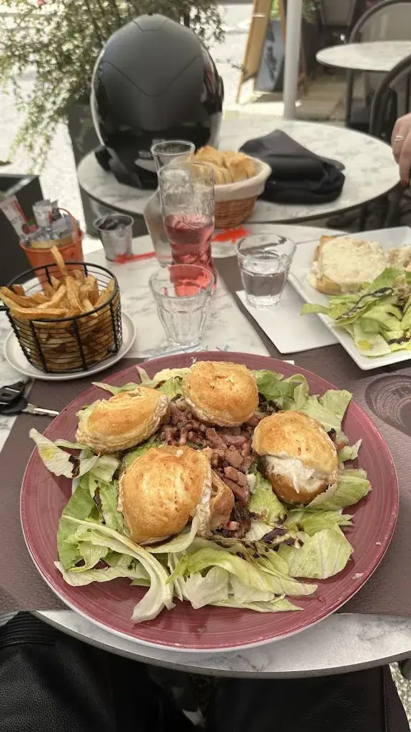 Alexandre Petitprez_Café de la Renaissance - SAINT AMOUR 39 JURA_Saint-Amour_review