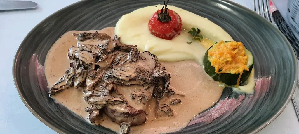 Hôtel Restaurant La Maison Blanche_Romanèche-Thorins_slider_image_2