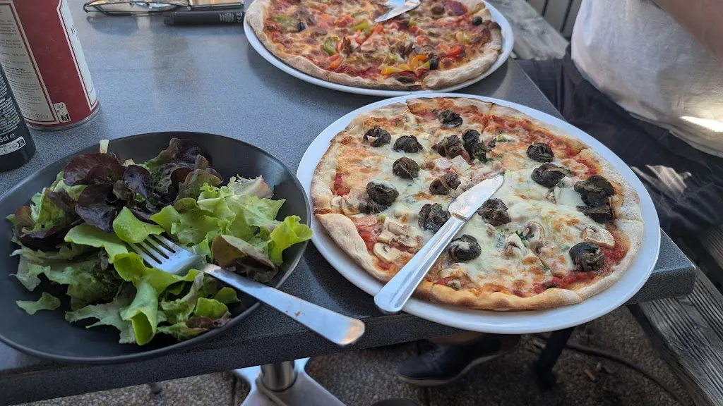 Pizza Movie_Romanèche-Thorins_slider_image_3