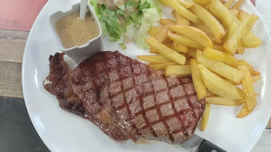 L'Entrecôte du Bistrot_Saint-Benin-d'Azy_slider_image_2