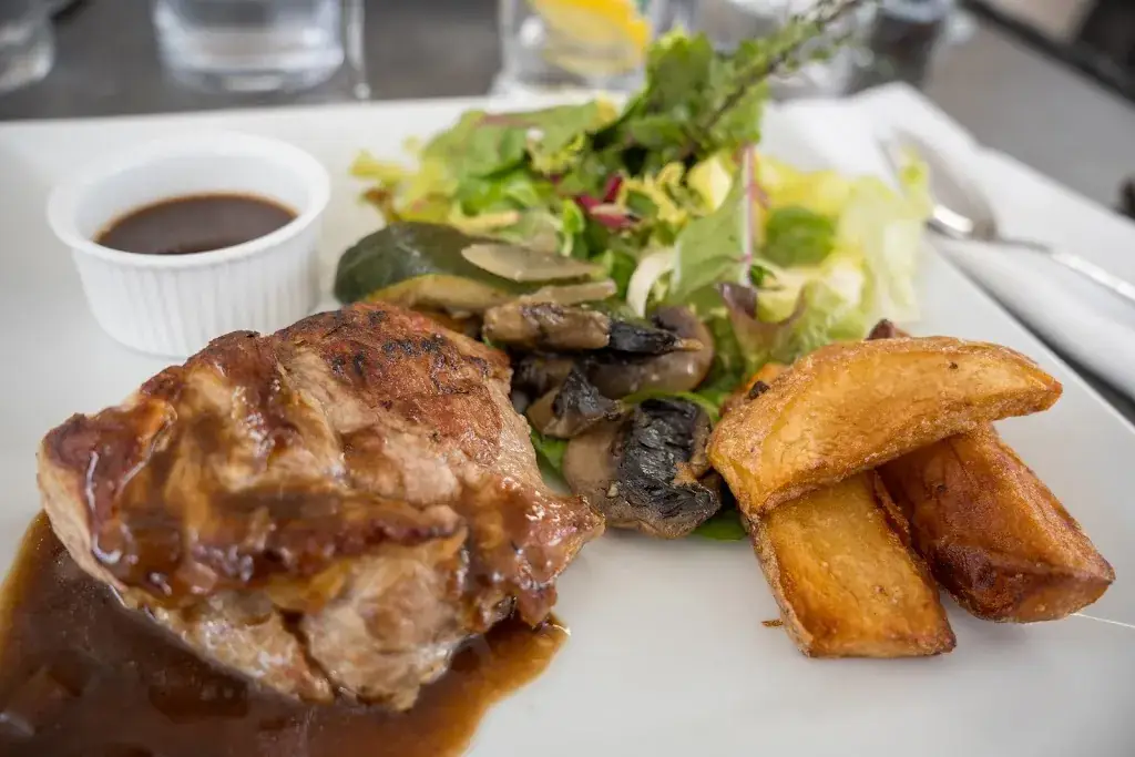 Restaurant Le Belle Croix_Saint-Bris-le-Vineux_slider_image_2