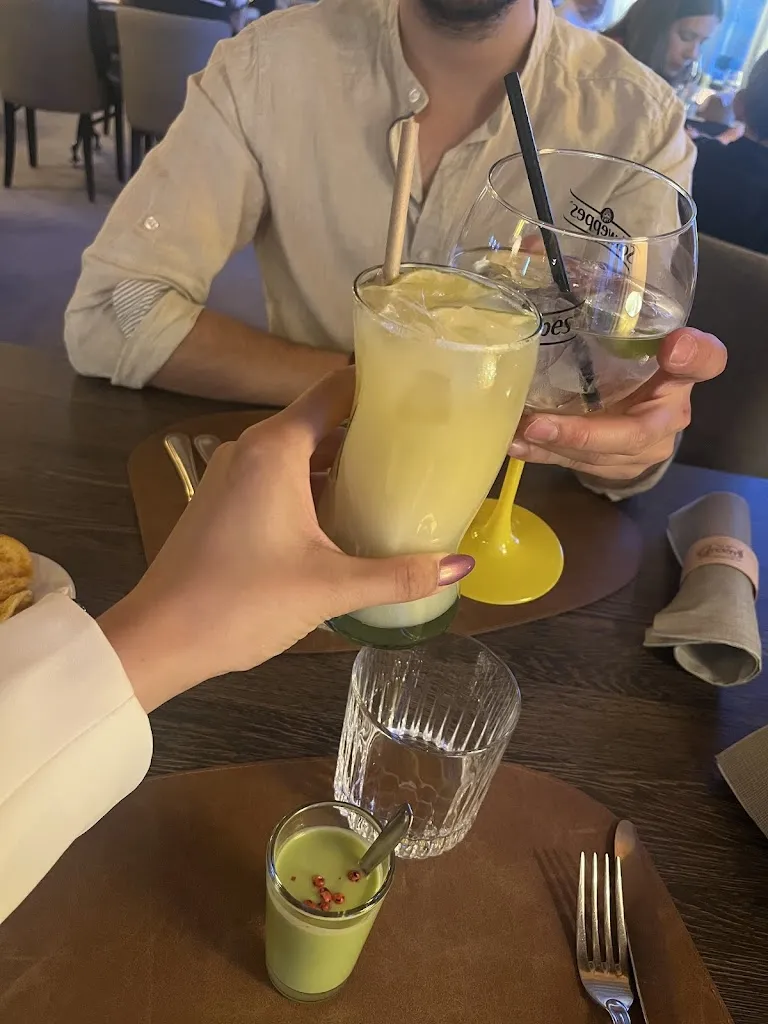 Audrey COTTREL_Sur le Green S.L.G._Rougemont-le-Château_review