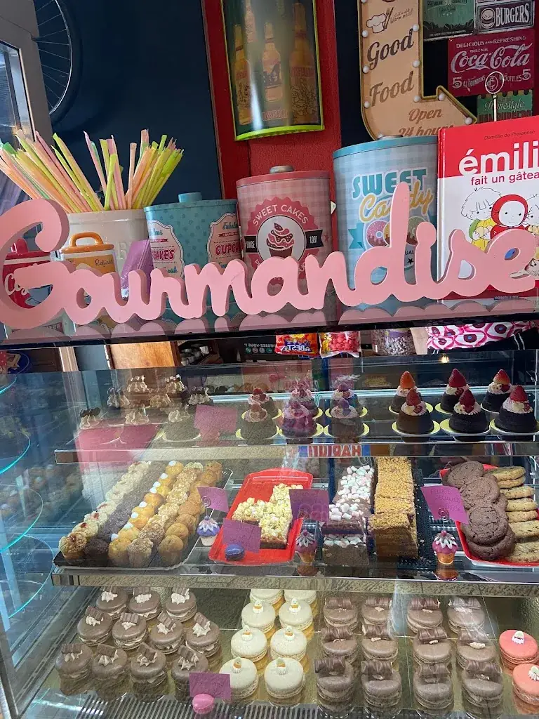 Le Comptoir De Famille Restaurant in Lachapelle-sous-Rougemont