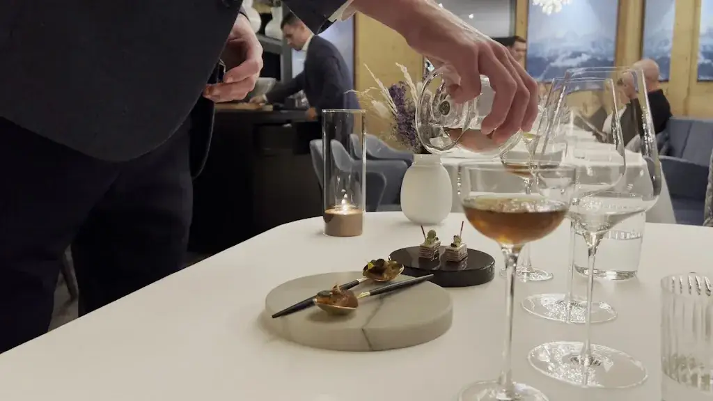 X H (msfoodietraveler)_Hôtel Restaurant Valrose_Rougemont_recensione