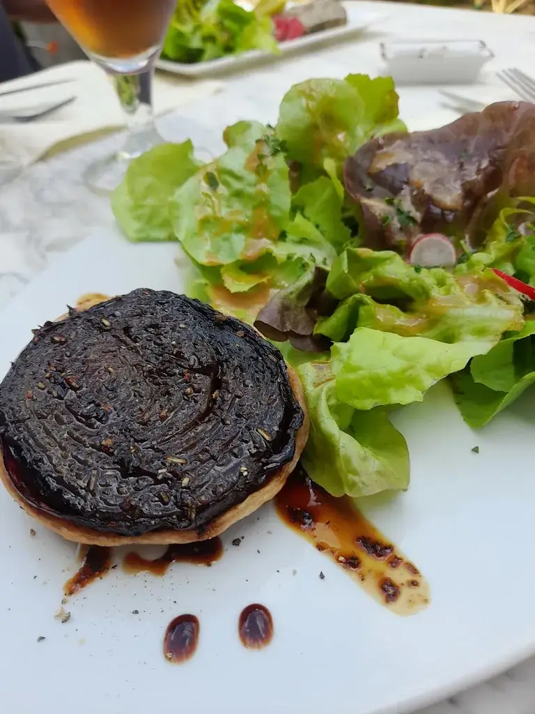 Elora Elora (Elora)_Les Passantes_Saint-Sauveur-en-Puisaye_avis