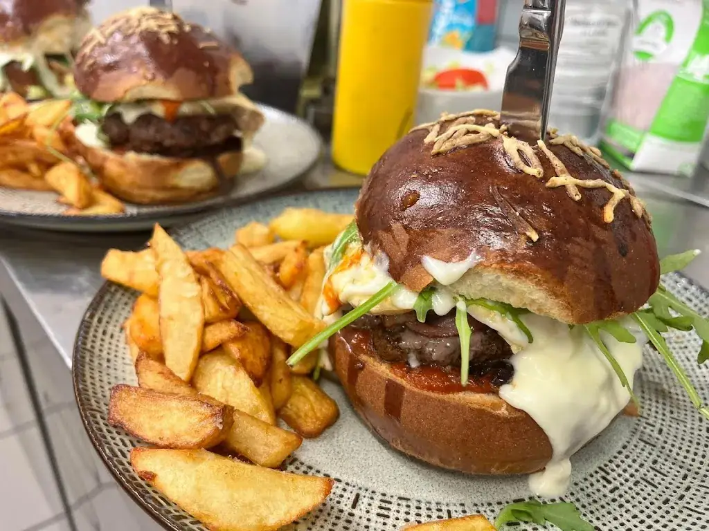 Restaurant Le Phœnix_Saint-Germain-du-Plain_slider_image_2