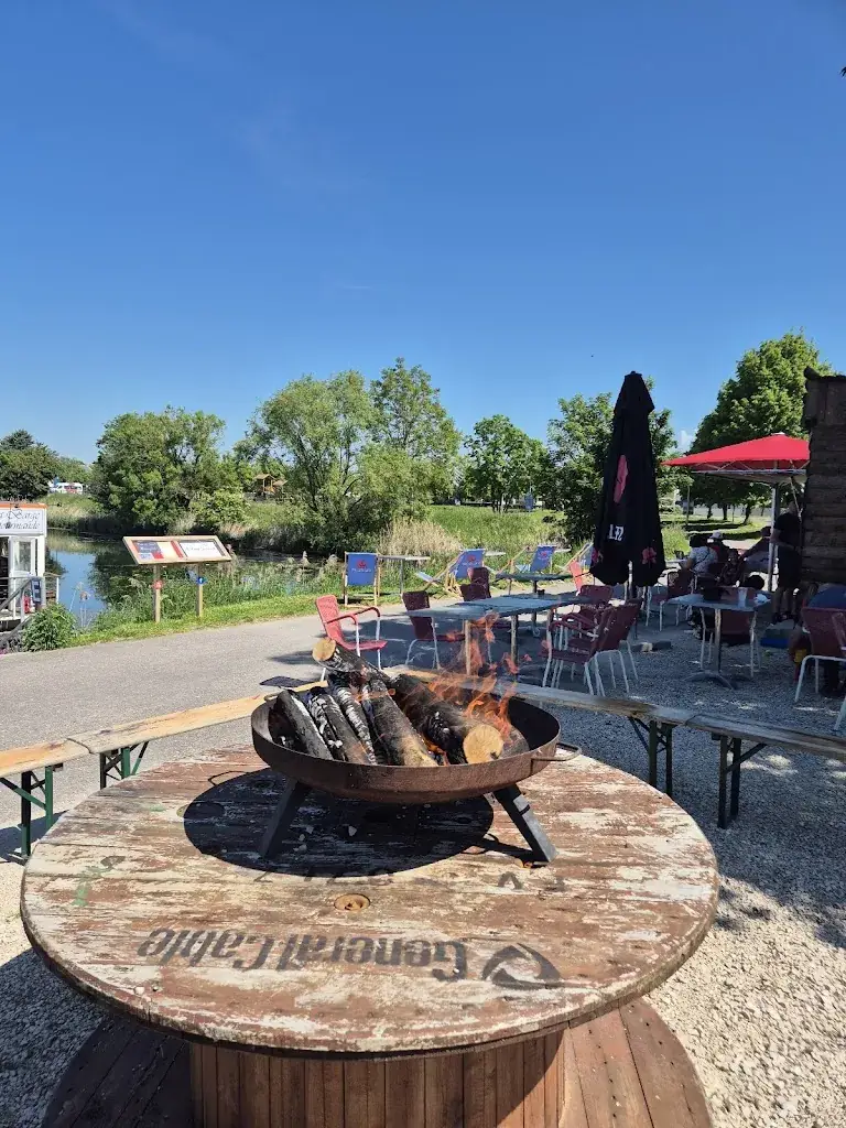 Le Cabanon du PORT restaurant in Saint-Jean-de-Losne