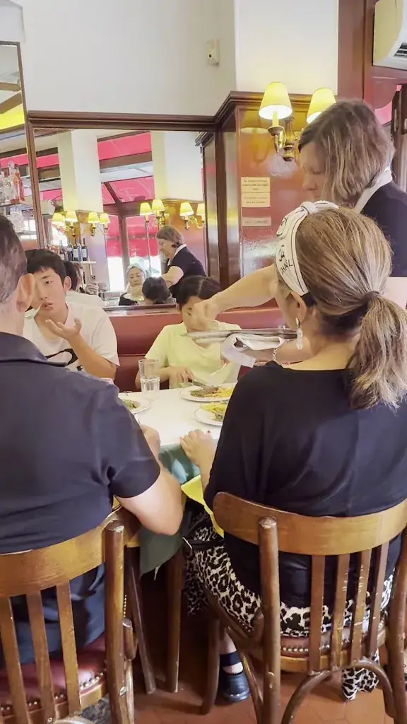 Francisco Ricciardi_Relais de l'Entrecôte_Paris_recensione