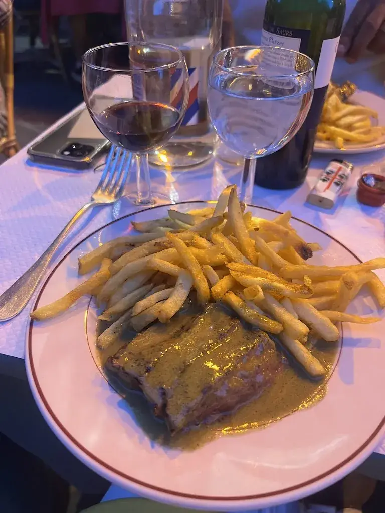 Coşku K_Relais de l'Entrecôte_Paris_recensione